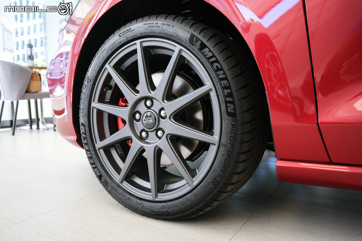【展間實拍】Ford Focus 22年式配備升級,ST-Line Lommel X 接單價小漲1萬元!