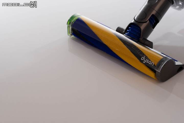 Dyson V12 Detect Slim 手持吸塵器開箱試用 以科技探測細小微塵的掃除神器