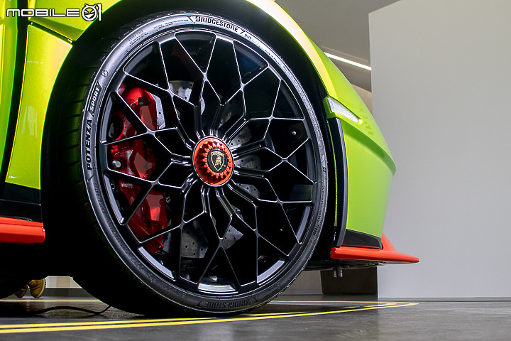 【採訪】Lamborghini 「Huracán STO 」 1,990 萬元起抵台上市, 最強道路版賽車小牛!