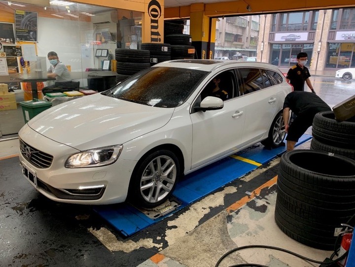 F1A5 兩萬公里下課，換上沒用過的馬牌MC6
