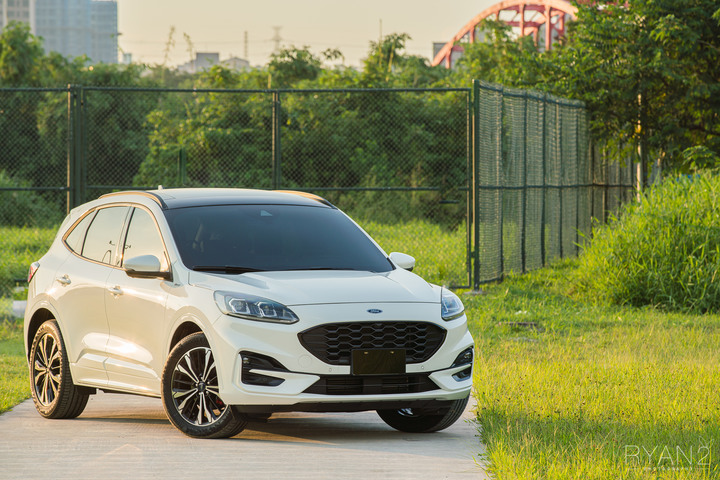 [開箱] Kuga ST-Line X