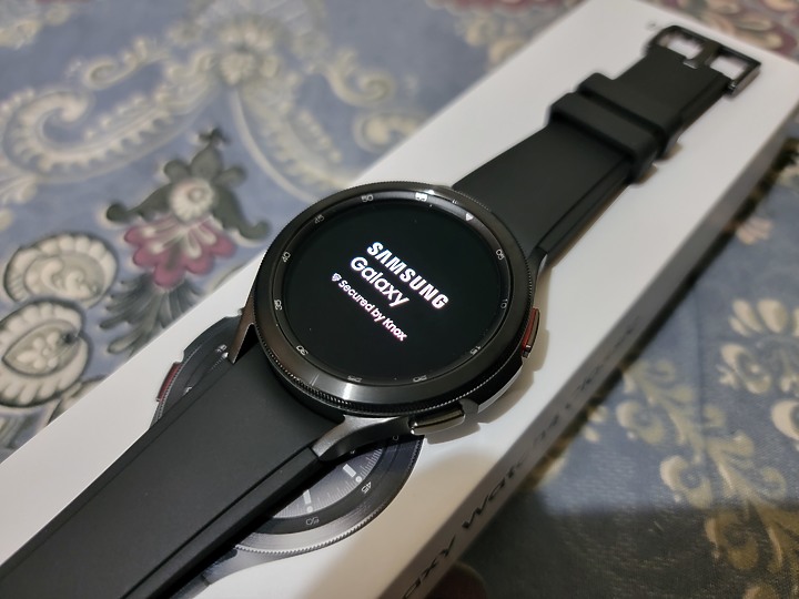 Samsung Galaxy Watch 4 Classic 46mm 藍芽版  簡單開箱~