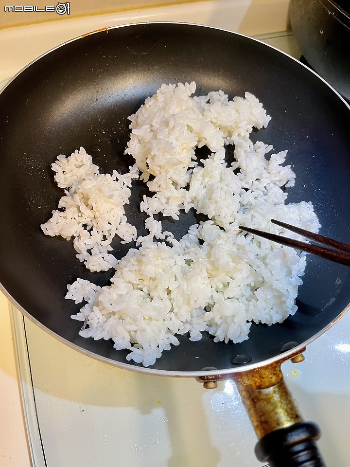 零失敗!「韓式泡麵炒飯」5分鐘上桌~ 什麼飯都可以!料理食譜分享