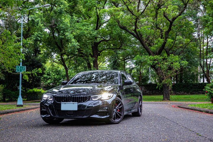 BMW G世代 330i Midnight Edition 夜型版 微開箱不專業分享 高清圖片!