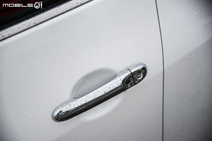 Nissan Tiida J 試駕|外型更顯俐落,實用至上的代步選擇!