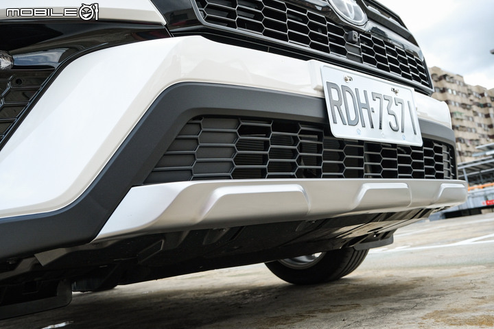 Toyota Corolla Cross Hybrid GR Sport 試駕|個性升級帥氣加持,街頭車聚的另種選擇!