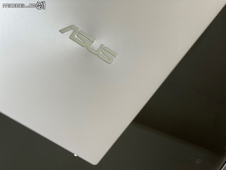 點我看大圖 工作新夥伴 UM425UA