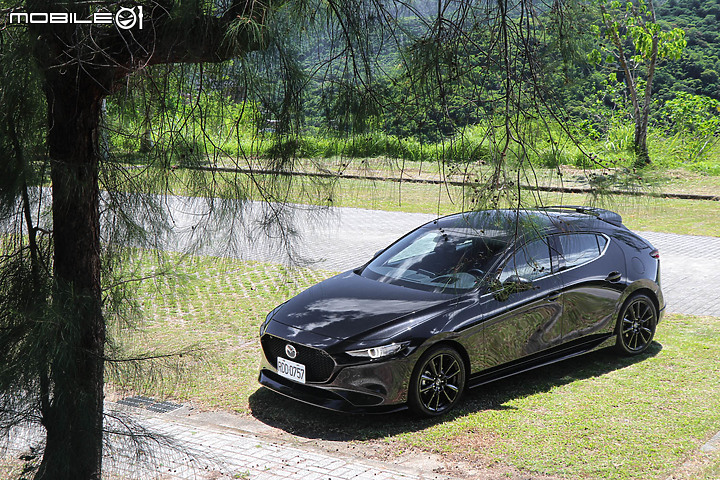 Mazda 3 五門型動旗艦進化版試駕｜多一分帥氣的「原廠改」，加量不加價！