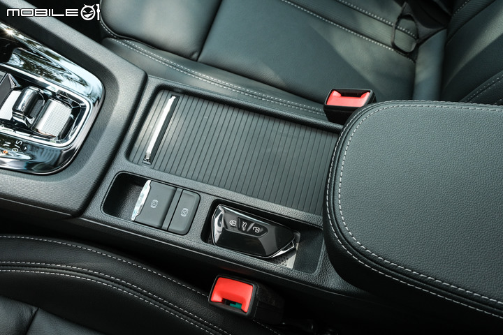 Škoda Octavia Combi 2.0TSI 4x4 金門試駕|品牌一哥現身秀實力,十項全能難以挑剔!