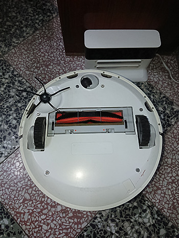 米家掃地機器人(一代) 電池更換 這連接孔是???