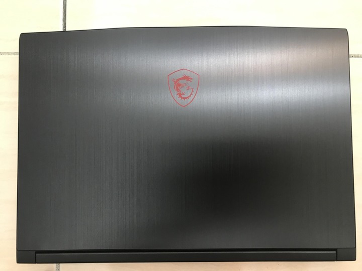 人生第一台筆電!MSI GF63 Thin 10 SCSR 不專業開箱
