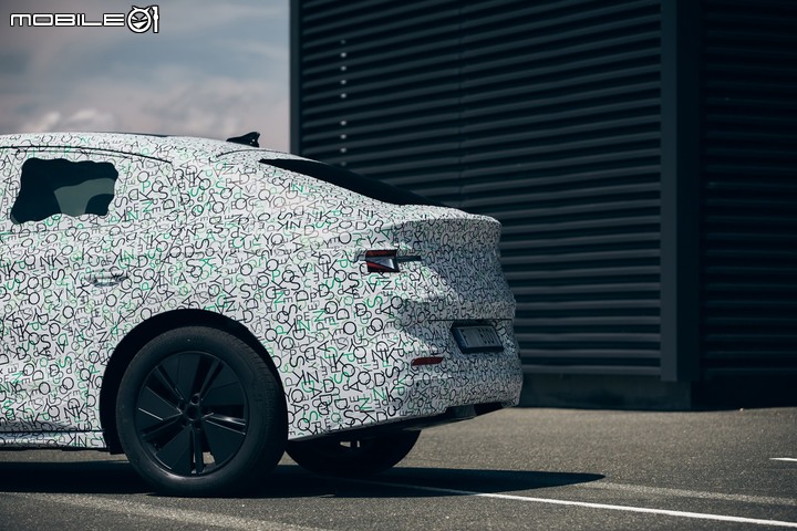 【海外新訊】Skoda搶先公布Enyaq Coupe iV外觀與部分規格,純電斜背SUV明年初發表!