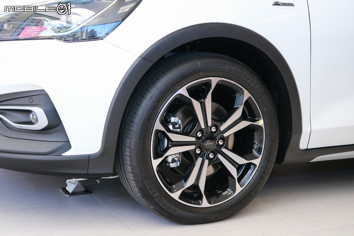 【展間實拍】Ford Focus 22年式配備升級,ST-Line Lommel X 接單價小漲1萬元!