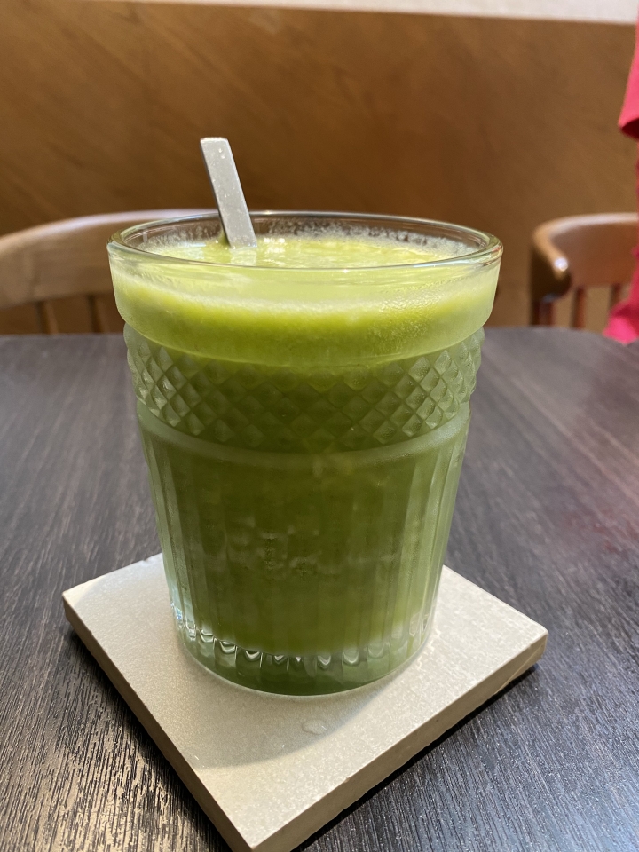 Yolo Moment新美式舒食.烘焙坊COFFEE&CAKES