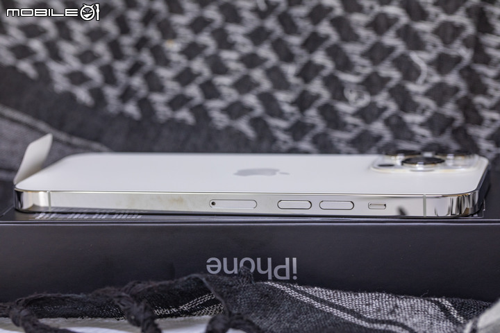 點我看大圖 微開箱 iphone 13 Pro Max 少人購買銀色512G , 已更新前後imos 保護貼高清照!