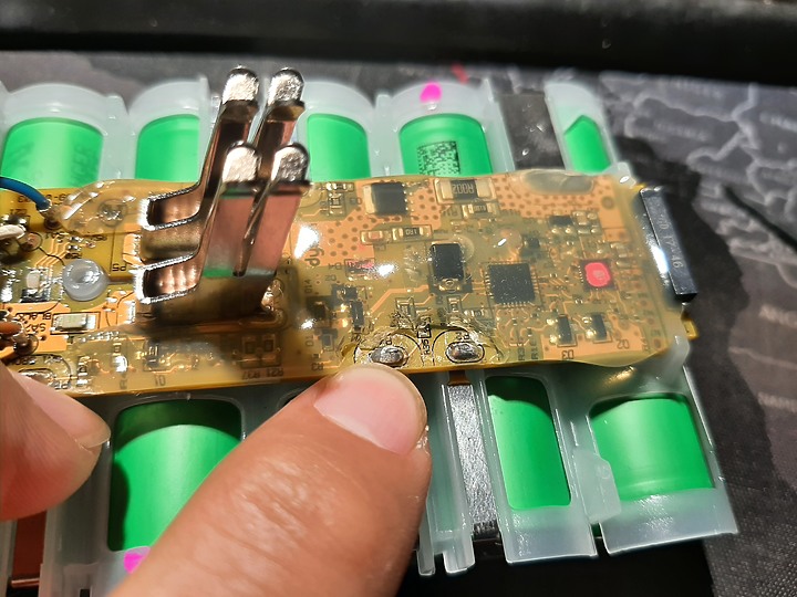 Dyson電池拆解更換與您可以也好奇的幾個問題!
