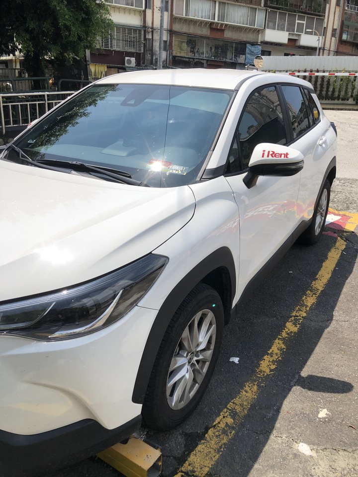 一個人租Corolla cross開到淡水