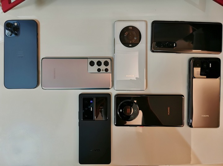 [開箱分享] VIVO 年度影像旗艦 X70 Pro+ 至黑版開箱 + 首款50w立式無線閃充充電器 (圖多)