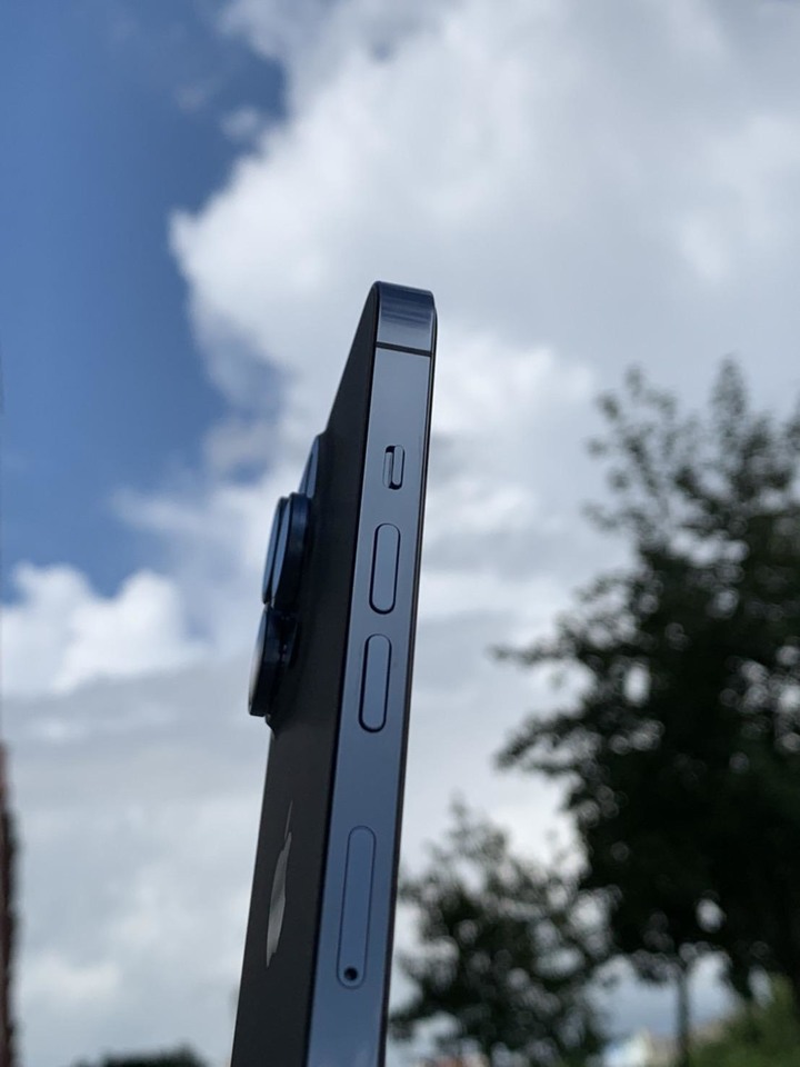 通訊行iphone13 pro天峰藍取貨啦！開箱＋實拍～～