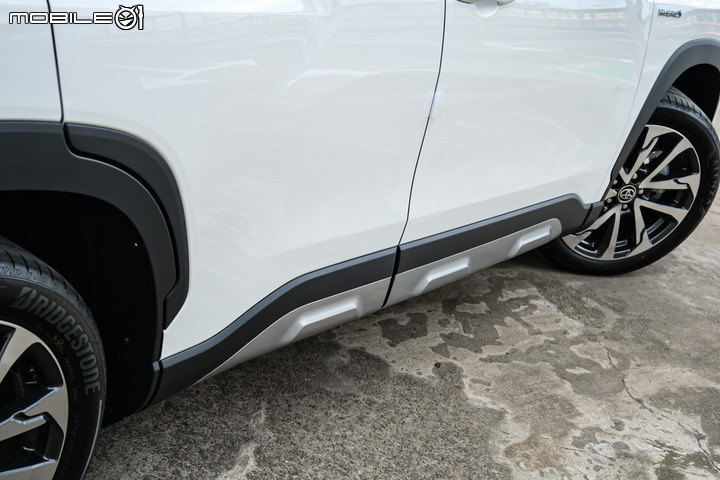 Toyota Corolla Cross Hybrid GR Sport 試駕|個性升級帥氣加持,街頭車聚的另種選擇!