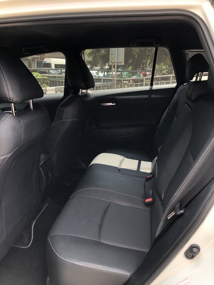 一個人租Corolla cross開到淡水