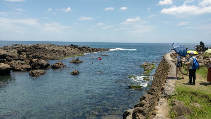 象鼻岩酋長岩浮潛