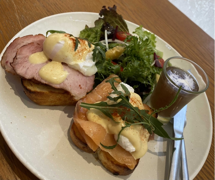Yolo Moment新美式舒食.烘焙坊COFFEE&CAKES