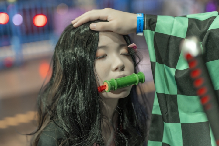 索尼相机偏黄，我应该换成佳能的？