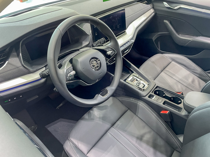 標配滿到不用選,Octavia Combi 4代賞車