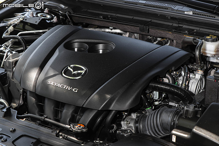 Mazda 3 五門型動旗艦進化版試駕|多一分帥氣的「原廠改」,加量不加價!