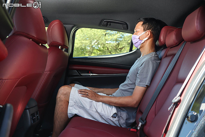 Mazda 3 五門型動旗艦進化版試駕|多一分帥氣的「原廠改」,加量不加價!