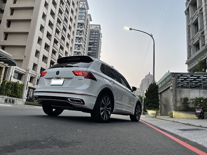 簡單開箱~~Tiguan 380 TSI R-Line Performance