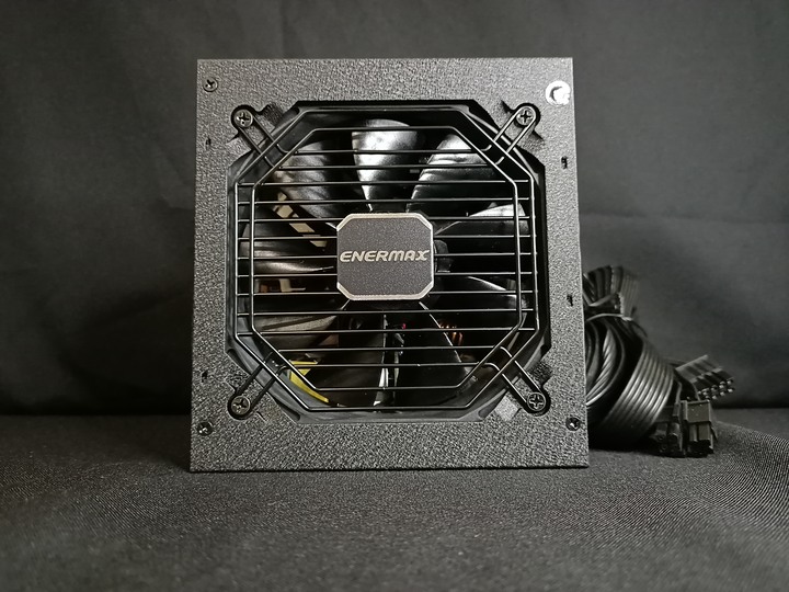 安耐美ENERMAX MarbleBron 銅競魔550W 銅牌半模組電源 開箱無測試