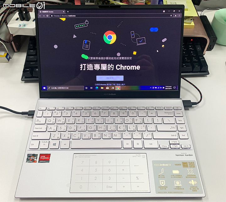 MAC跳槽UM325SA OLED！