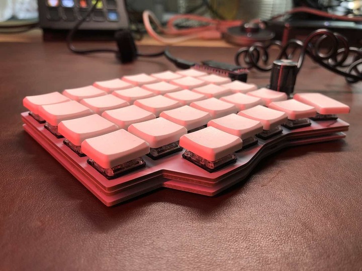 【開箱】跟屁股一樣分開開的分離式機械鍵盤 /// Sofle Keyboard 熱插拔矮軸