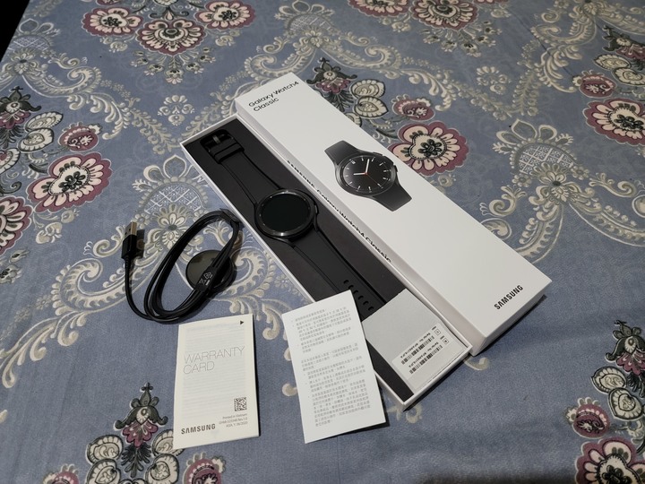 Samsung Galaxy Watch 4 Classic 46mm 藍芽版  簡單開箱~