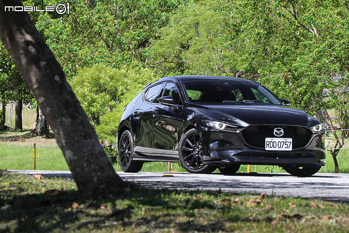 Mazda 3 五門型動旗艦進化版試駕|多一分帥氣的「原廠改」,加量不加價!