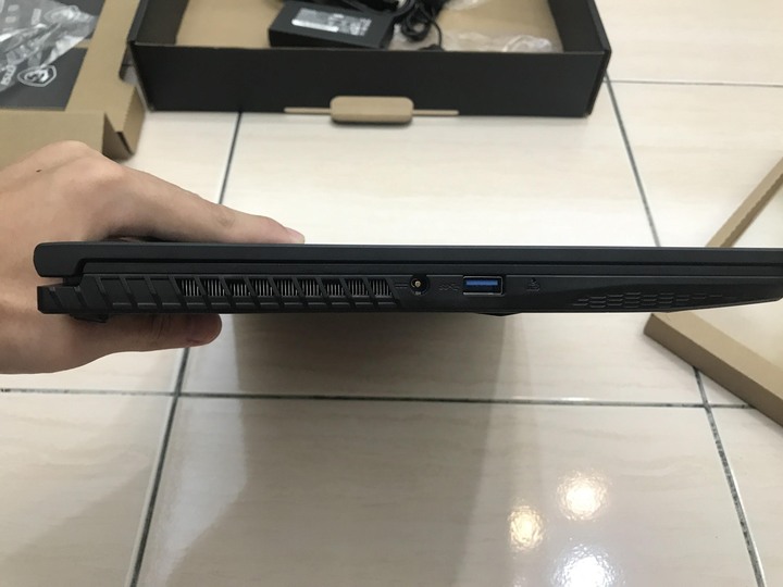 人生第一台筆電!MSI GF63 Thin 10 SCSR 不專業開箱