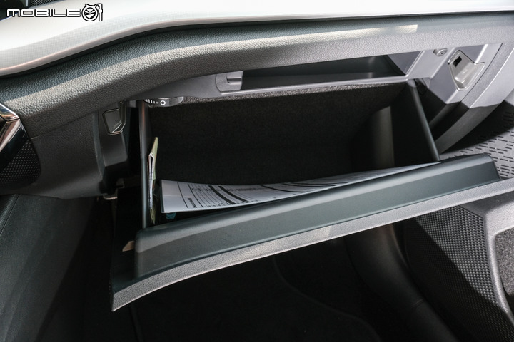 Škoda Octavia Combi 2.0TSI 4x4 金門試駕|品牌一哥現身秀實力,十項全能難以挑剔!