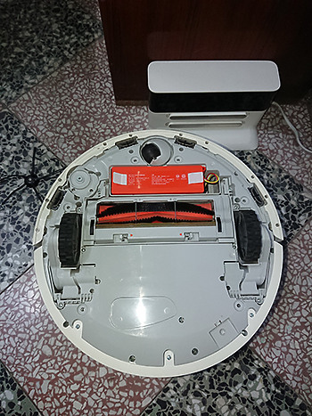 米家掃地機器人(一代) 電池更換 這連接孔是???