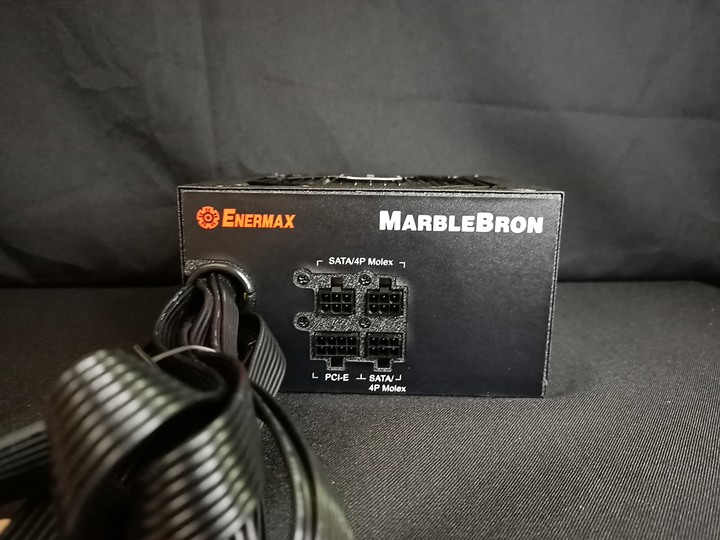 安耐美ENERMAX MarbleBron 銅競魔550W 銅牌半模組電源 開箱無測試