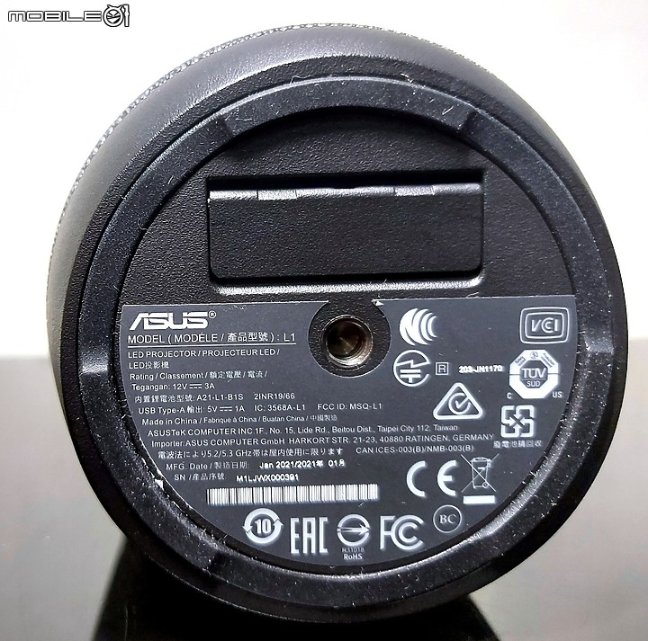 點我看大圖 ASUS Zenbeam Latte L1 , 巴掌般輕巧的無線藍芽行動投影機