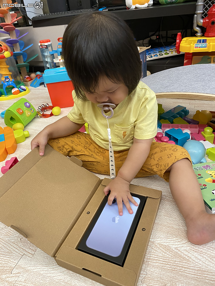 全台最年幼的iPhone13 pro Max開箱文