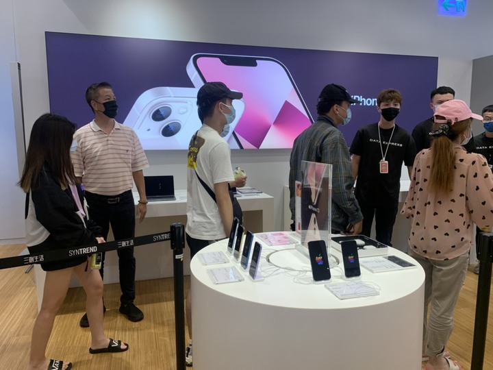 今天去三創蘋果排隊現況