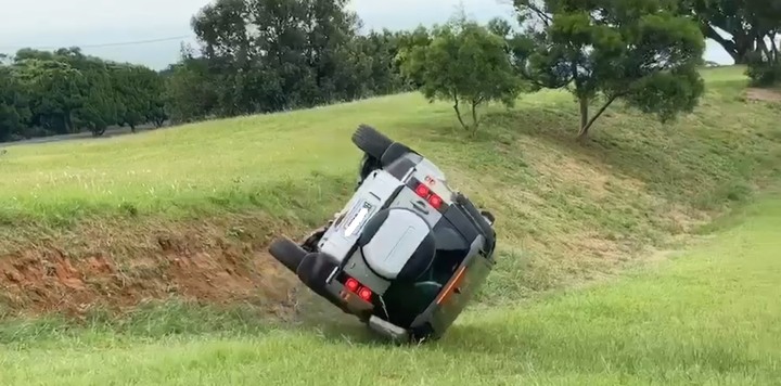 Land Rover Defender斜坡傾角台灣試駕首翻?!