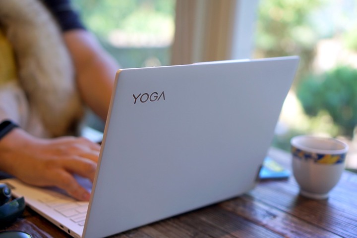 Lenovo Yoga Slim 7i Carbon｜13吋Intel Evo平台首選推薦