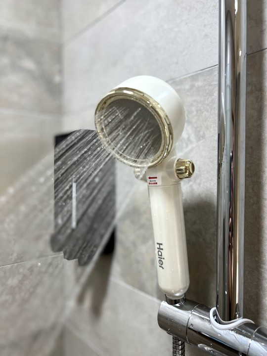 【開箱】Haier 香氛除氯蓮蓬頭