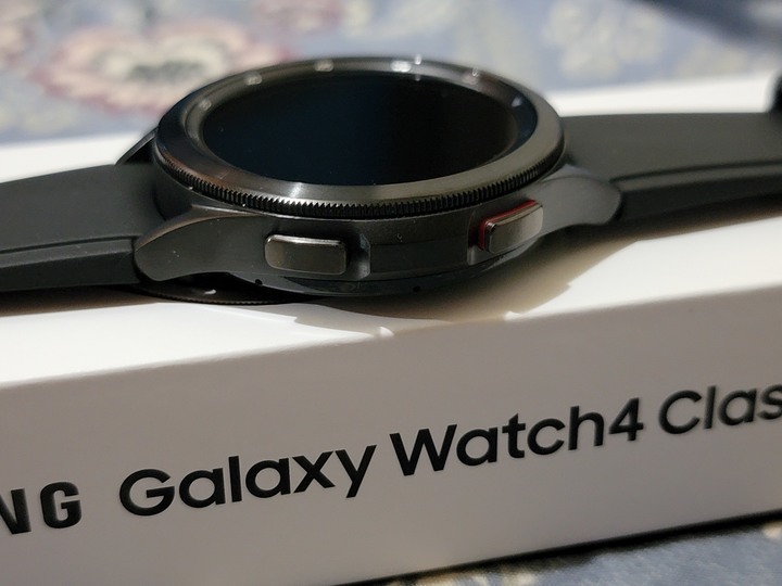 Samsung Galaxy Watch 4 Classic 46mm 藍芽版  簡單開箱~