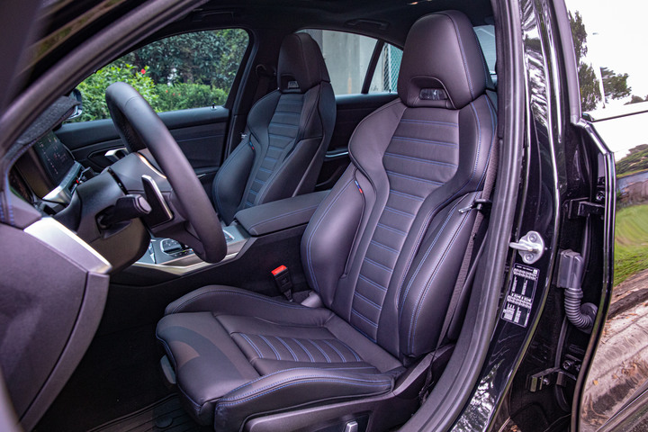 BMW G世代 330i Midnight Edition 夜型版 微開箱不專業分享 高清圖片!