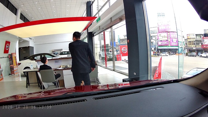 我好像買到NISSAN展示車?